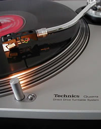 Technics deck with vinyl